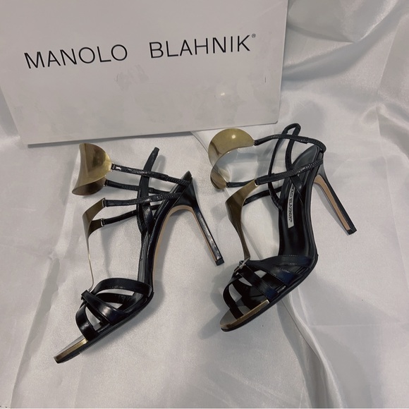 Manolo Blahnik Slingback Pumps - Picture 8 of 11